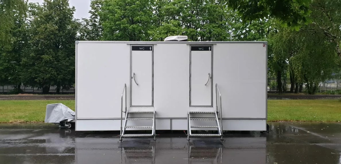 Аренда мобильных туалетных модулей на колесиках в Мытищах